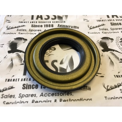 CLUTCH SIDE OIL SEALGS160 SS180